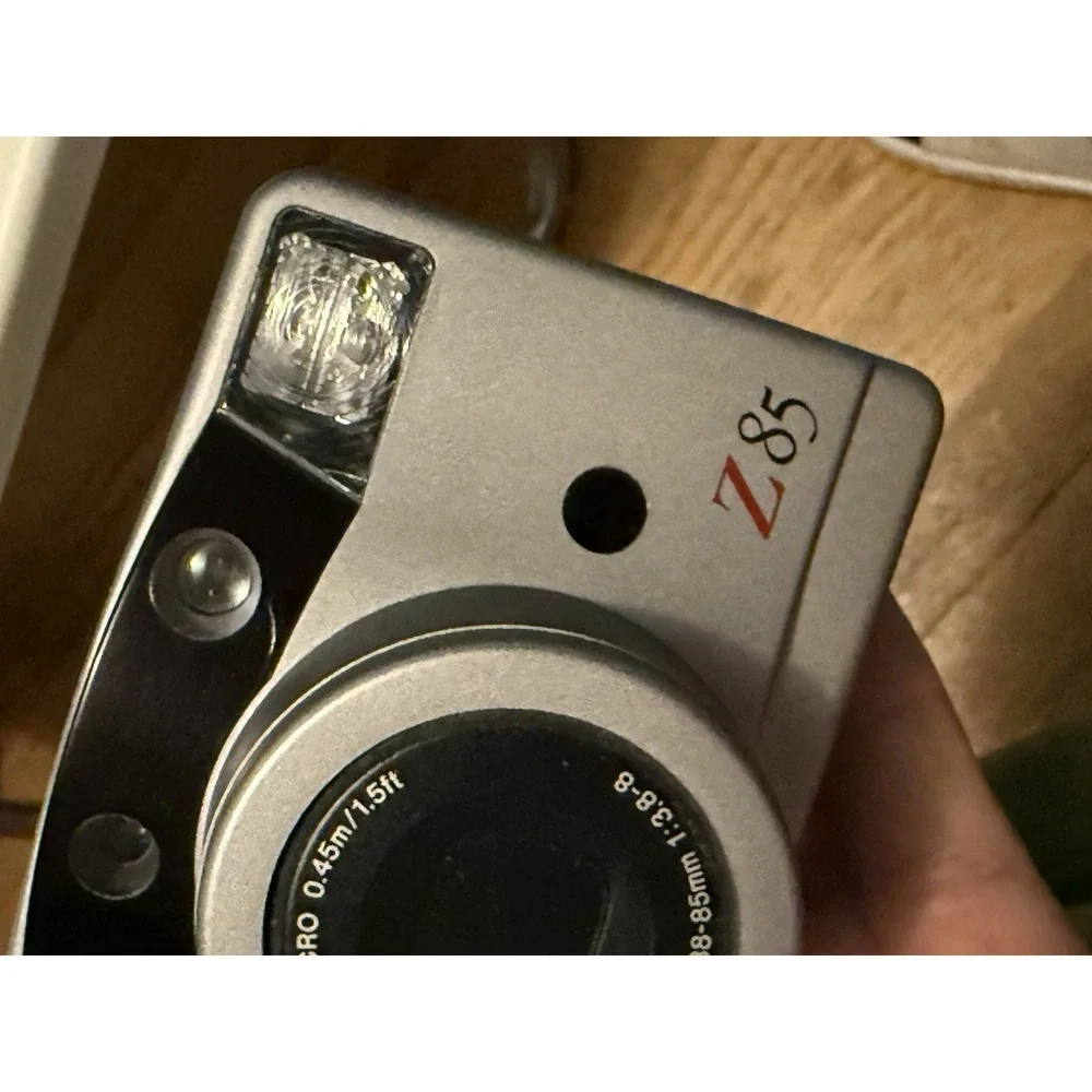 Canon Sure Shot Z 85 Zoom Date 38-85mm SLR Film Camera Clean , Needs Battery